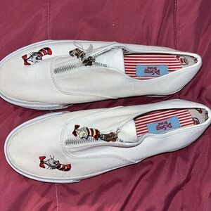 Dr. Seuss Canvas Sport Shoes Rare NEVER WORN SZ 8.5